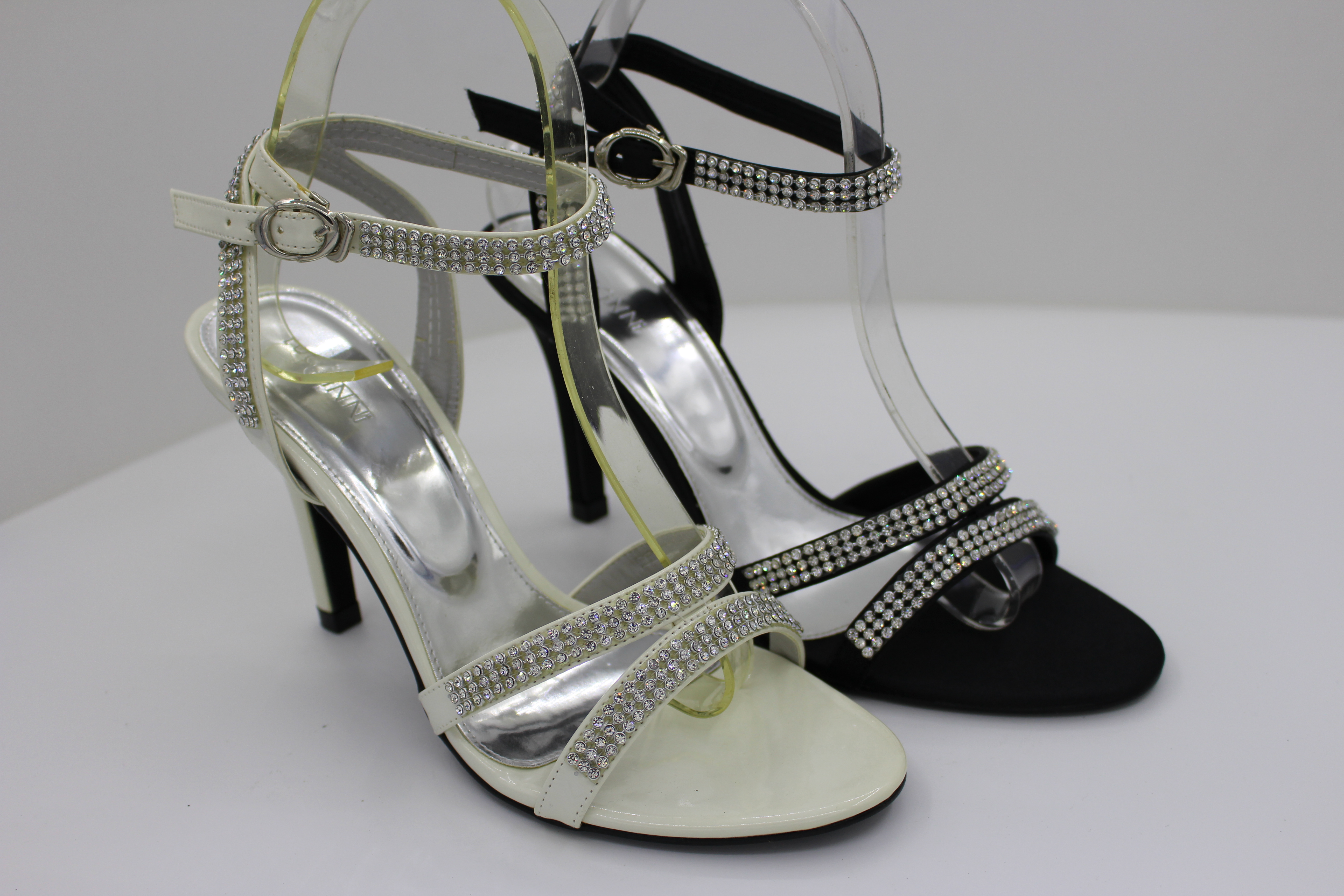 CLEARANCE SAN LEE SHOES